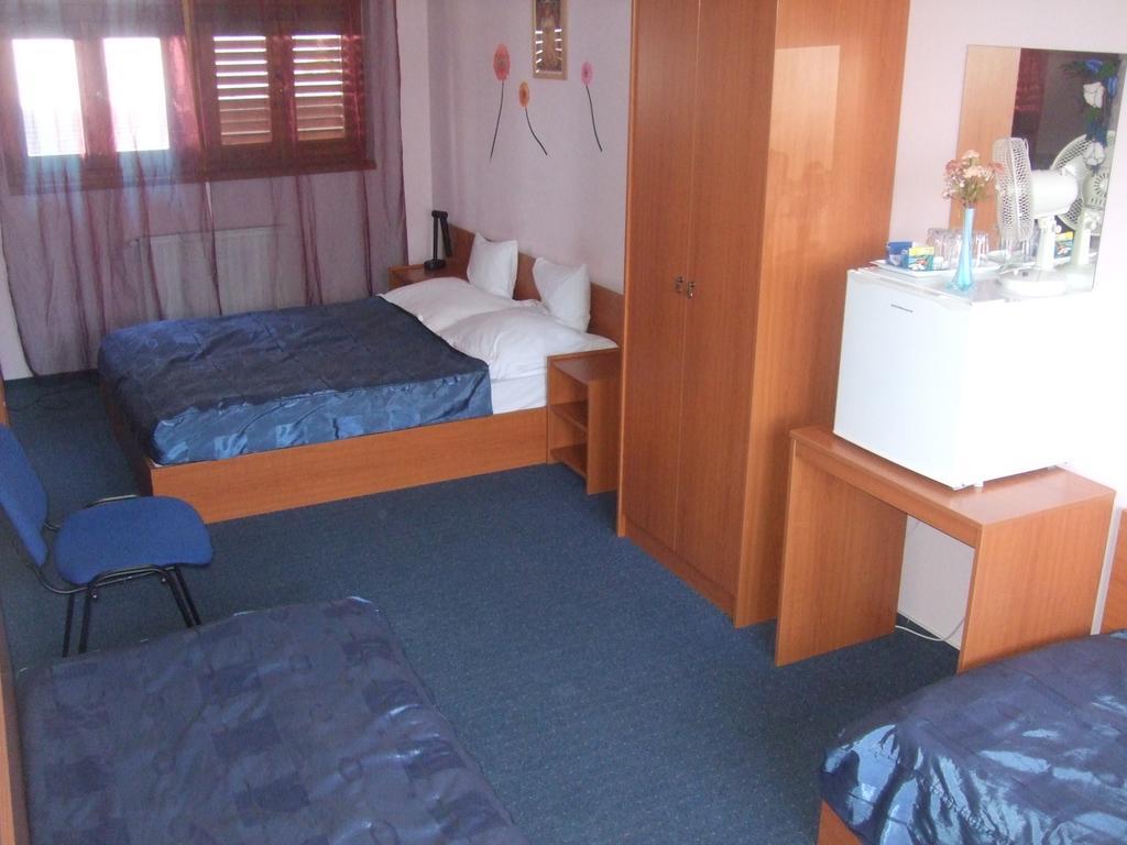 Timarhaz Panzio Bed & Breakfast Szeged Phòng bức ảnh