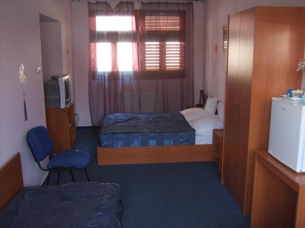 Timarhaz Panzio Bed & Breakfast Szeged Phòng bức ảnh